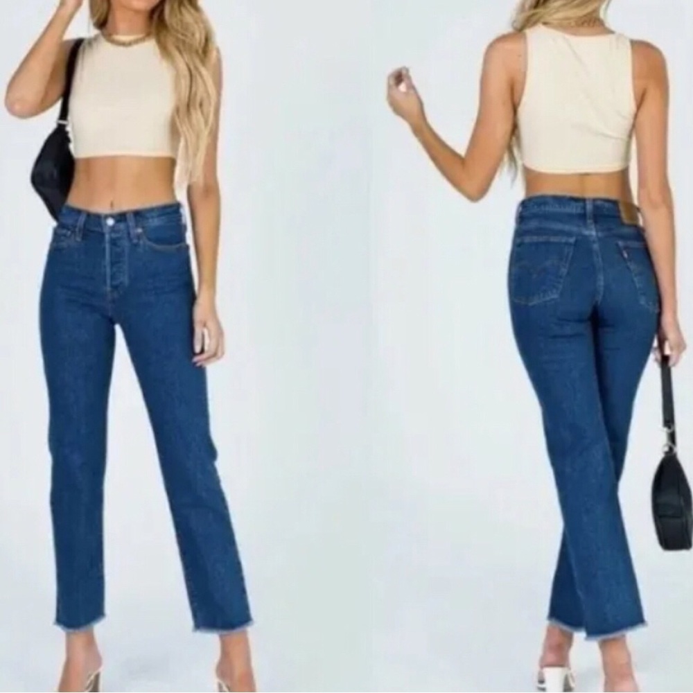 Levi’s Wedgie Woman’s Jeans Size 26 Straight Raw Hem in Medium Wash Button Fly